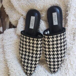 Steven New York very small heeled Hounds tooth Size 8 1/2 Shoes